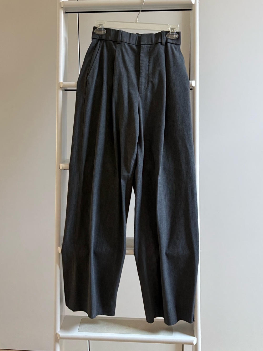 Uniqlo Neutral grey Pleat Front Straight Wide Leg Trousers capsule wardrobe XS 0